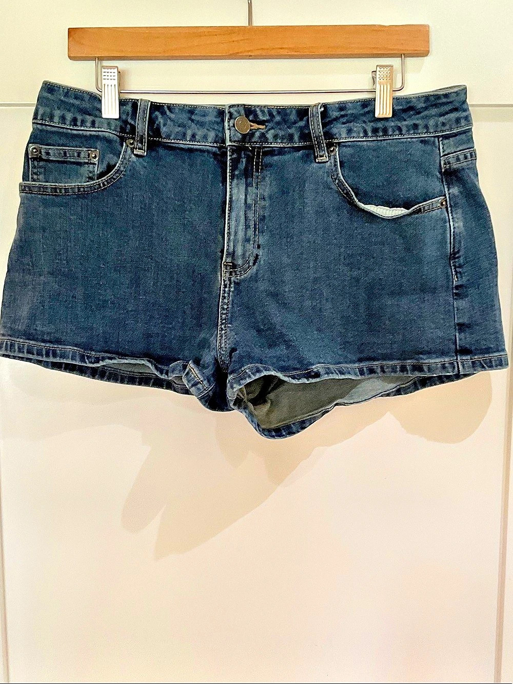 Glassons Women's Denim Jean Shorts Size 14
